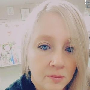 Meet your Posher, Georgenia